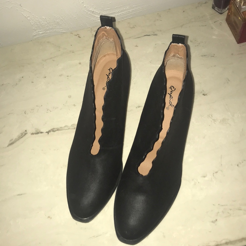 Black booties!